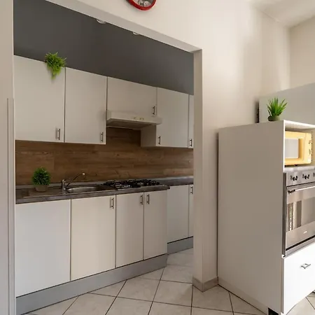 Humanitas Very Bright With Balcony With Smartworking Apartment Rozzano